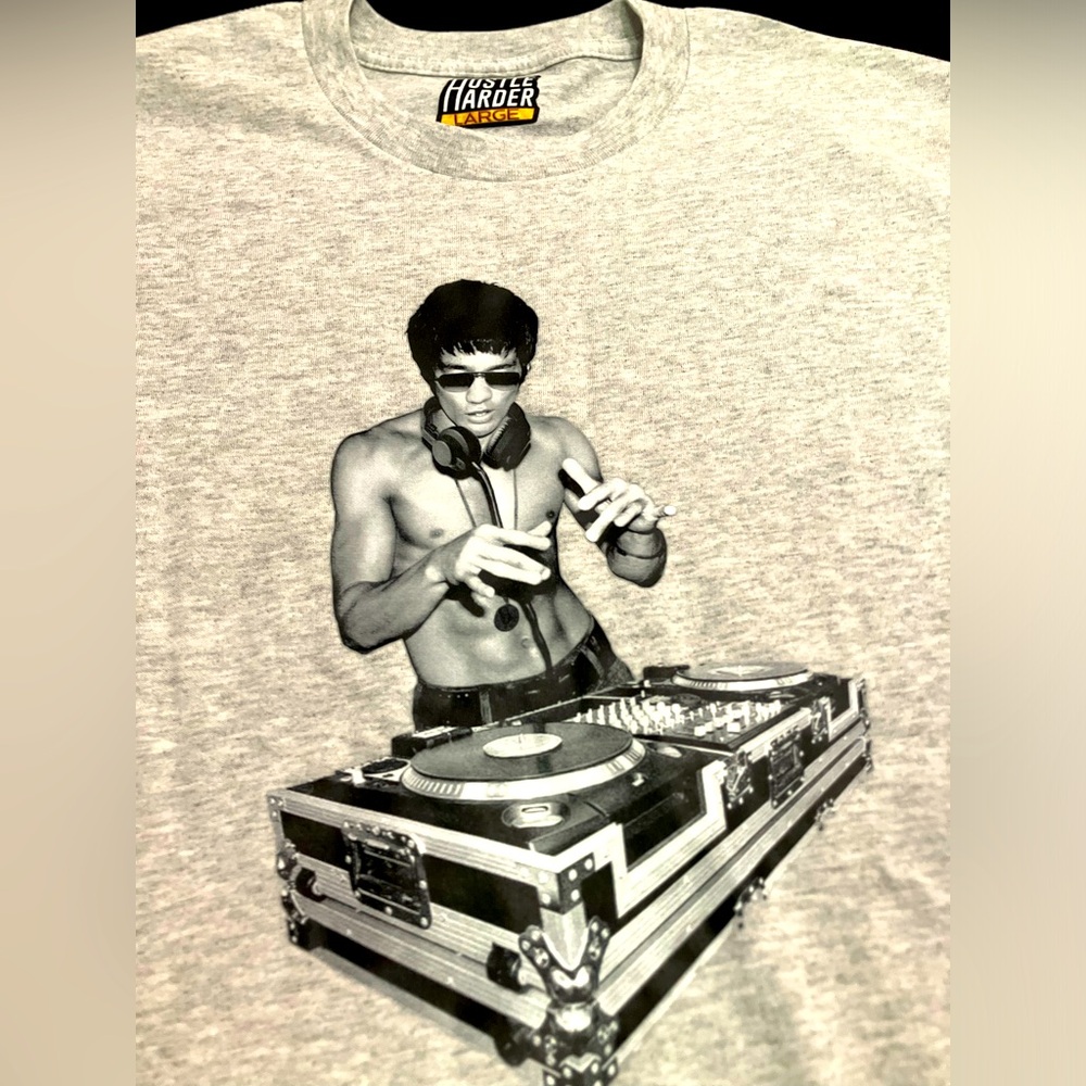 DJ Bruce Lee Men’s Gray Tee Size Large